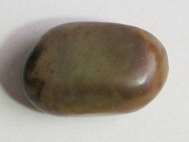 Brown river jade pebble – (7009)